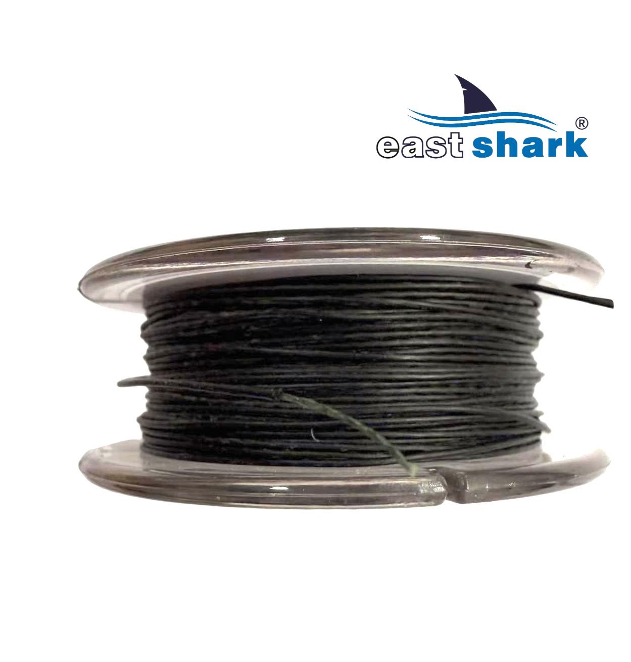 Поводковый материал карповый в оплетке 20 м 15 LBS темный